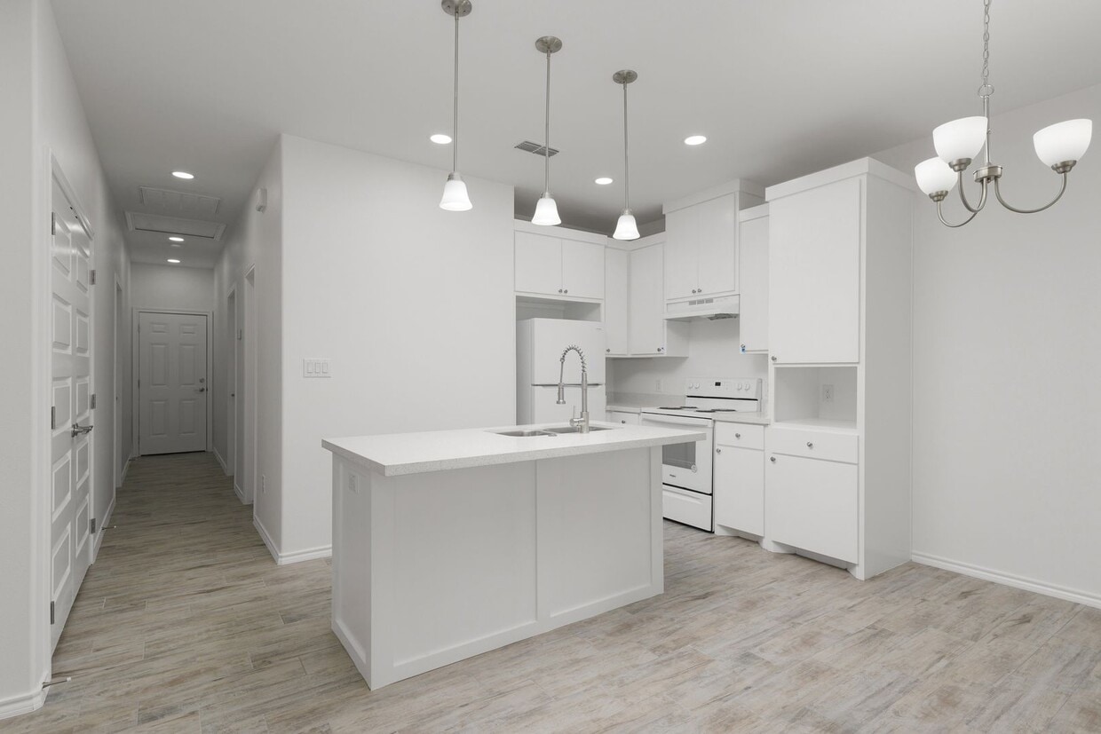 Primary Photo - 2327 N Vly Cir