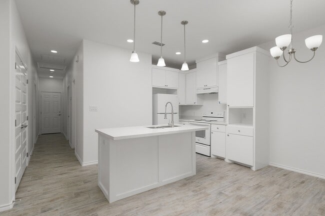Building Photo - 2325 N Vly Cir