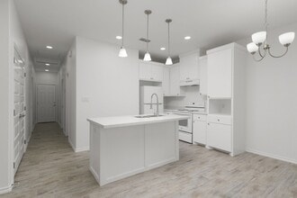 Building Photo - 2327 N Vly Cir