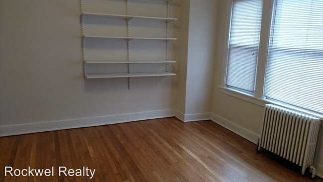 Foto del edificio - 5710 Beacon St