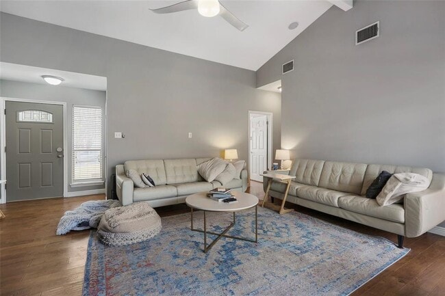 Building Photo - 307 Cuernavaca Dr N