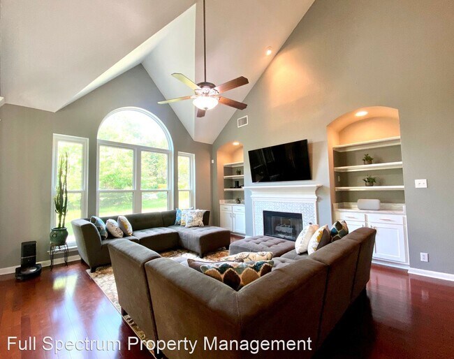 Building Photo - 4 br, 3.5 bath House - 4 Woltwood