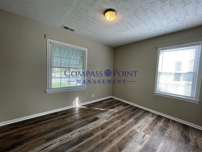 Building Photo - Your New Home Awaits!