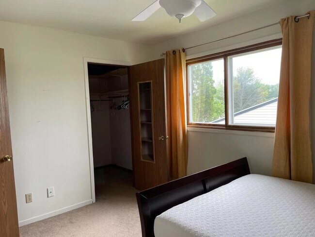 Foto del edificio - 751 Westwinds Dr