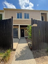 Building Photo - 665 Ironwood Dr