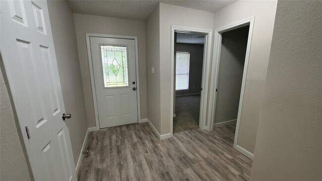 Foto del edificio - 8622 Valley Meadow Dr