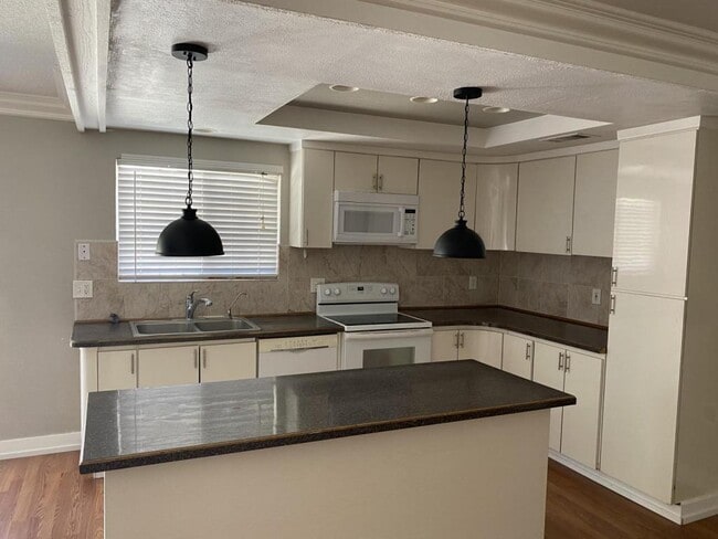 Building Photo - 6034 Centurion Cir