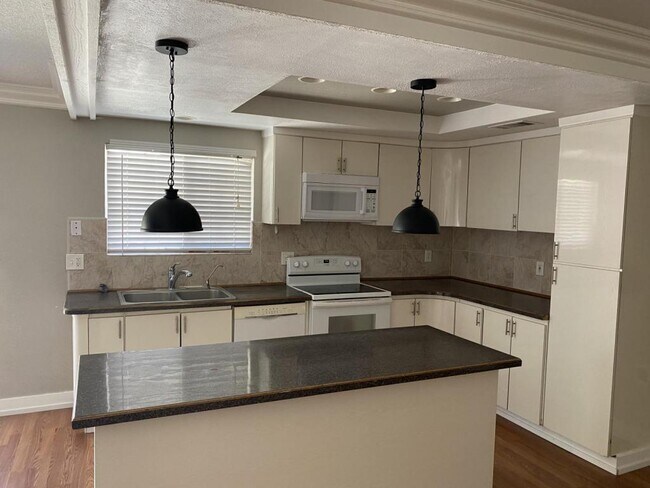 Foto del edificio - 6034 Centurion Cir