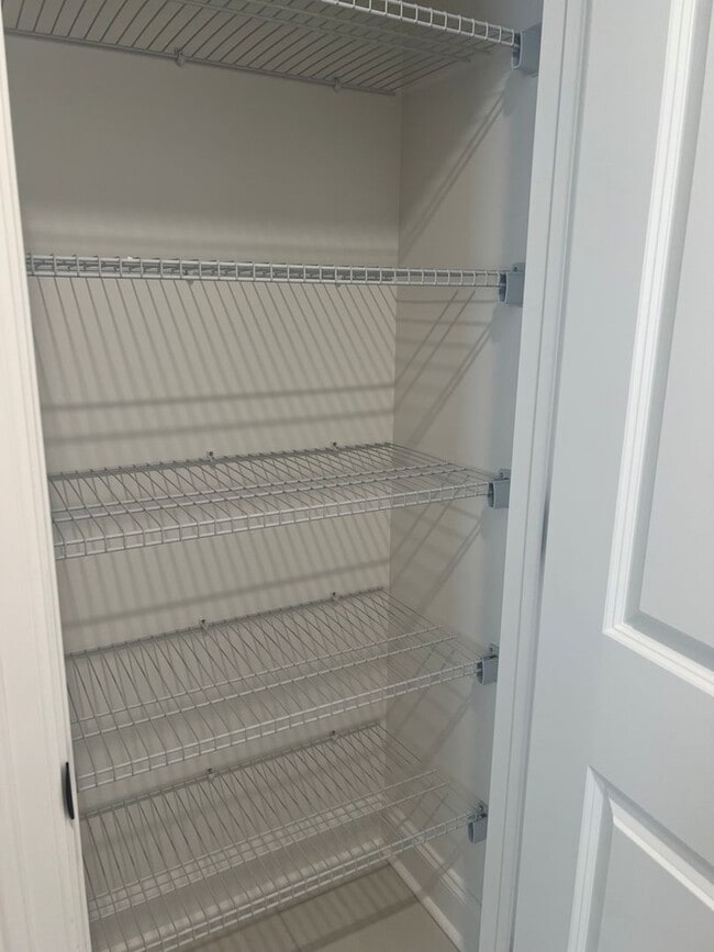 Building Photo - 600 Cottage Grove Cir