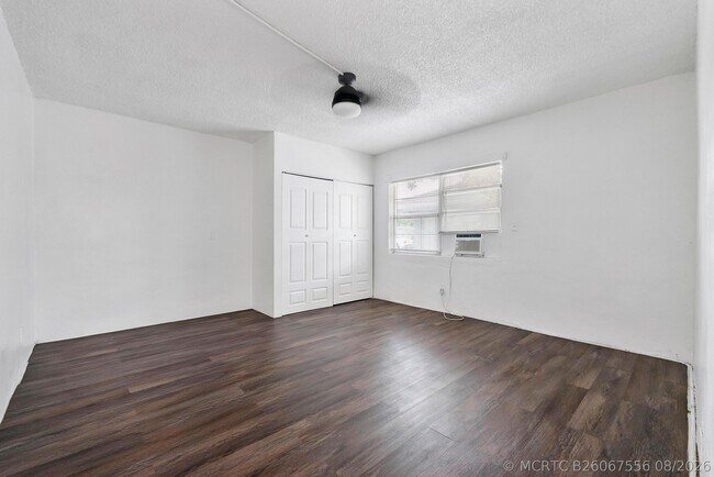 Foto del edificio - 271 SW 1st St