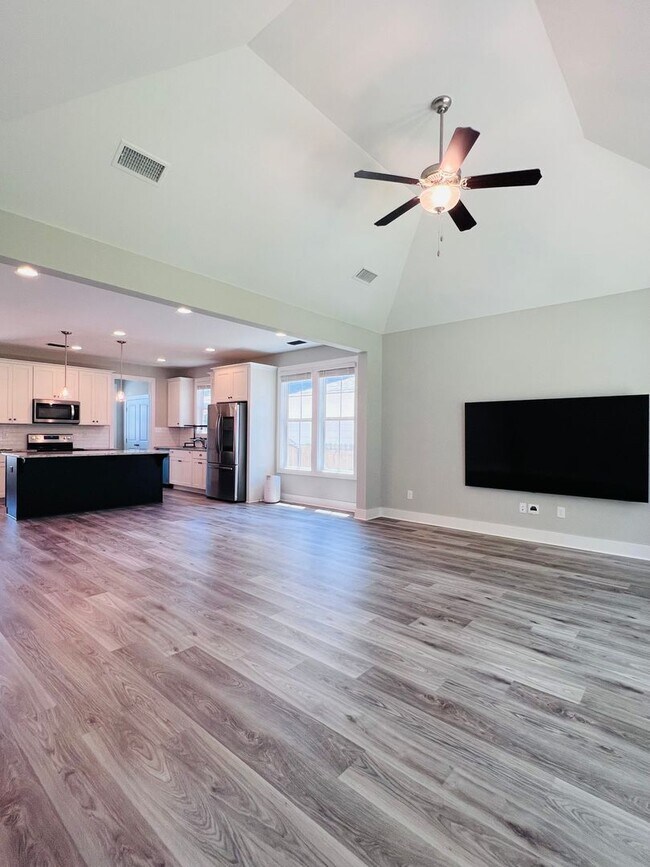 Foto del edificio - Practically brand-new Fox Run Village home!