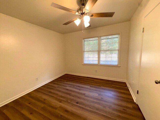 Foto del edificio - 4323 Ansley Ave