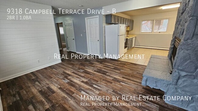 Building Photo - Remodeled Ground Floor Two Bedroom w/ Gas ...