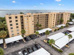 Building Photo - 2617 Cove Cay Dr