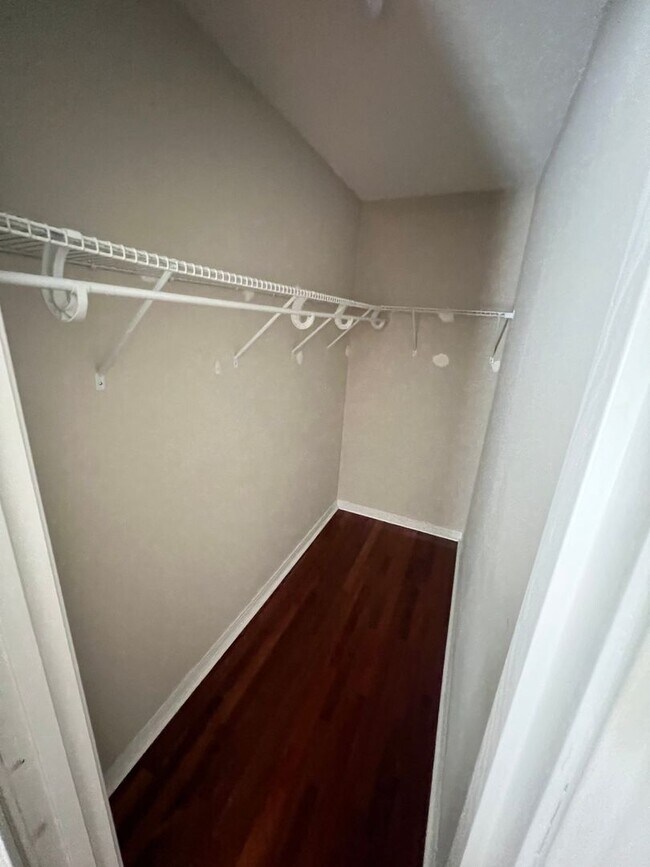 Foto del edificio - 4011 Wood Dr