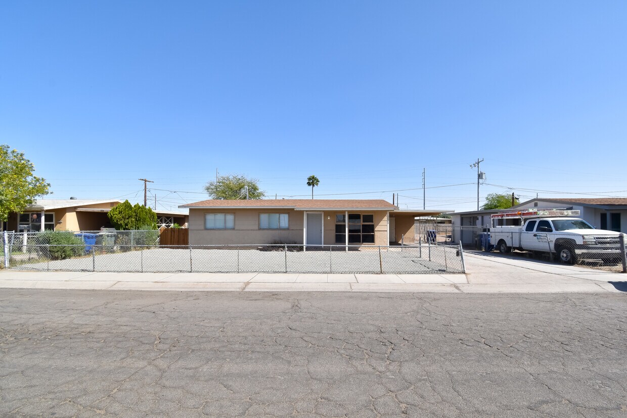 Primary Photo - 2016 E 24th Pl