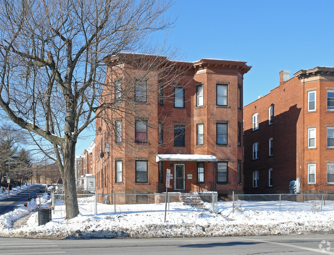 Foto del edificio - 113-115 Franklin Ave