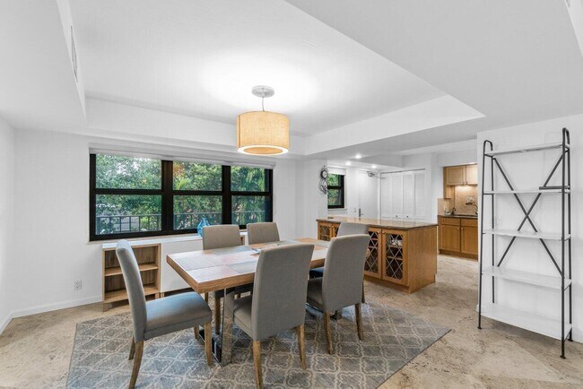 Building Photo - 277 N Ocean Blvd