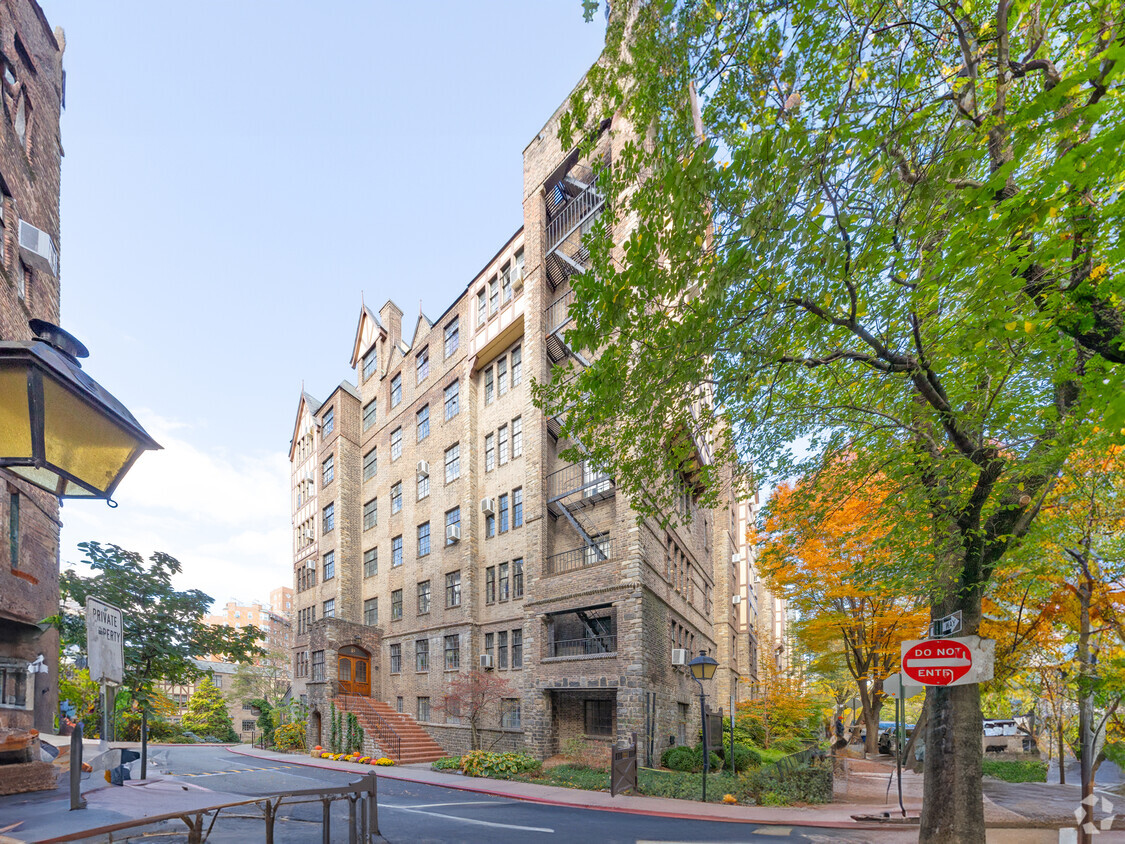 116-174 Pinehurst Avenue - Hudson View Gardens