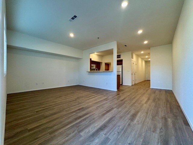 Foto del edificio - 2805 W Mockingbird Ln