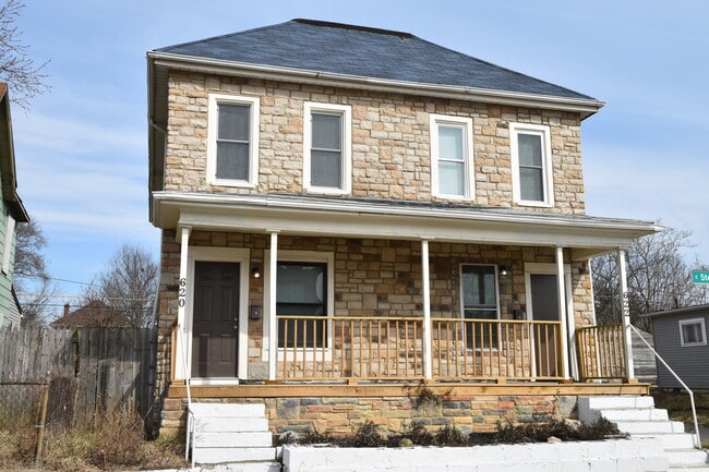 Building Photo - 622 Stewart Ave