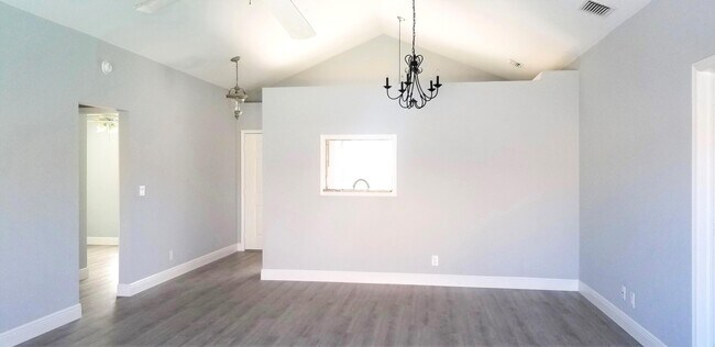 Building Photo - 6093 Robinson St