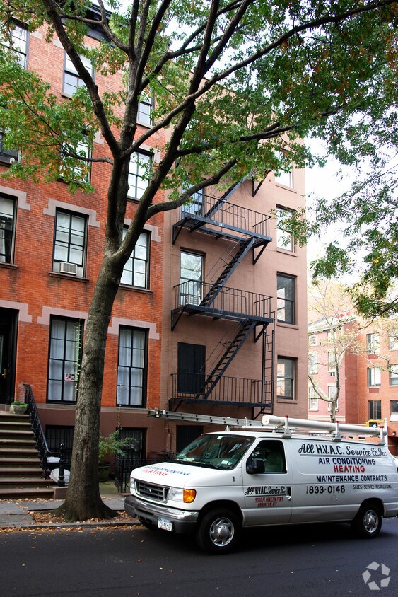 Building Photo - 317 Hicks St