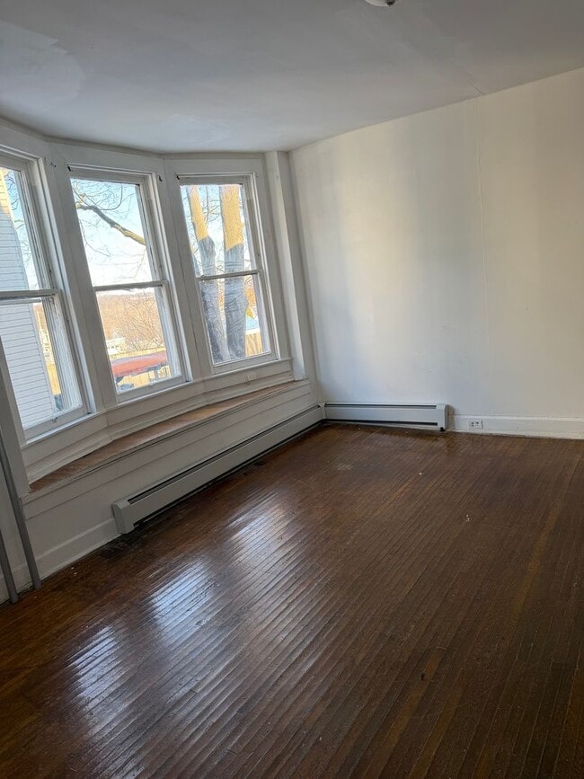 Building Photo - 49 S Front St