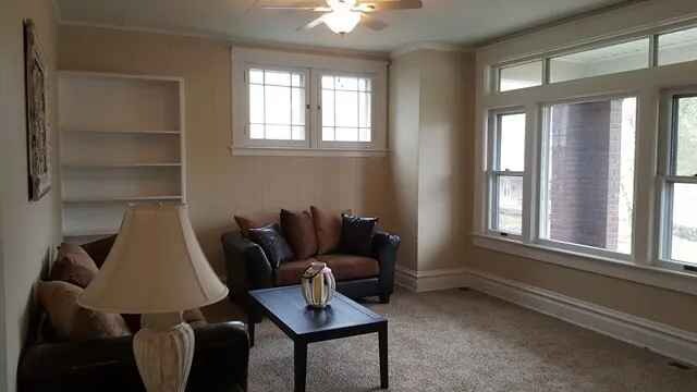 Foto del edificio - 16 N High St