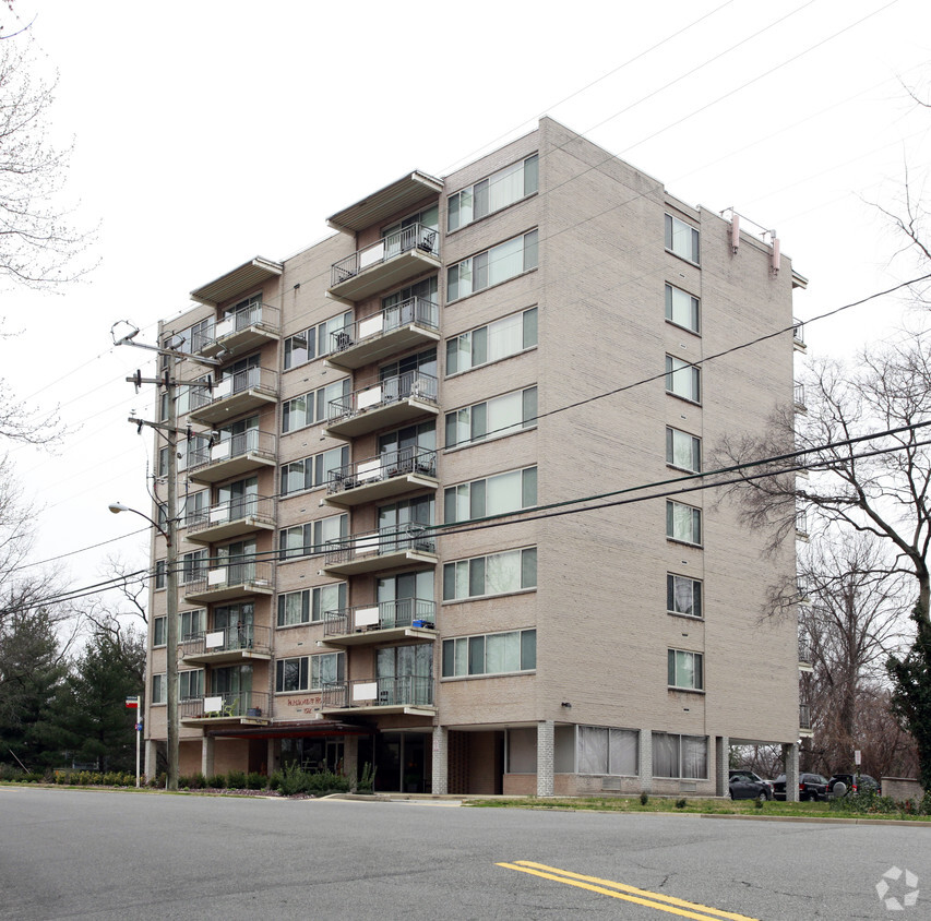 Primary Photo - Parliament House Apts