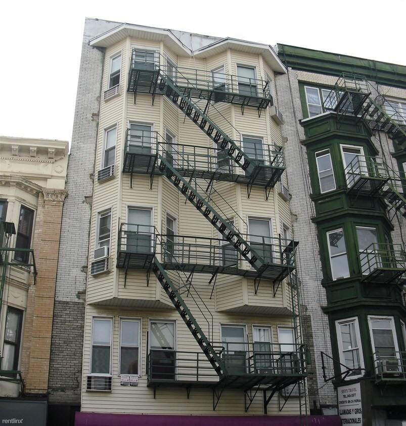 Foto principal - 4523 Bergenline Ave
