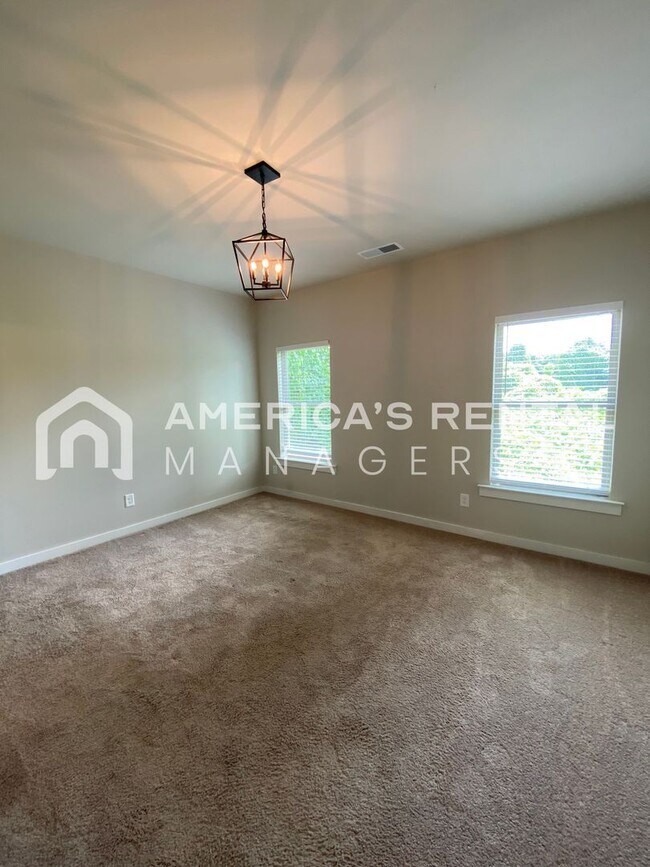 Foto del edificio - Home for Rent in Weaver, AL!!! Available to View Now!!
