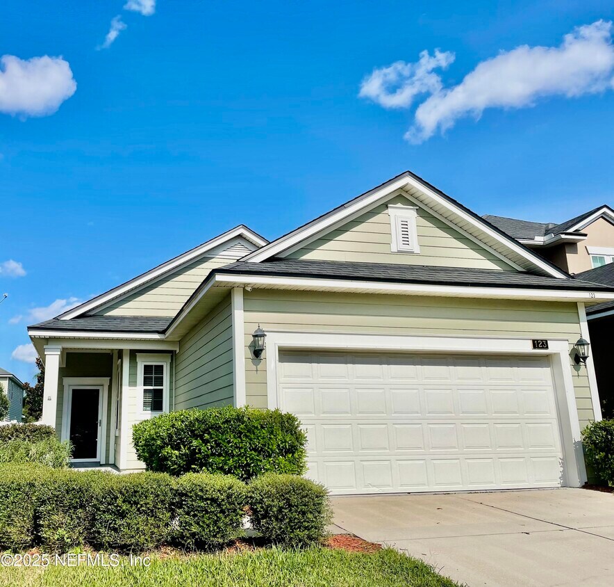 Foto principal - 123 Woodland Greens Drive