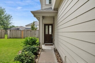 Building Photo - 24606 Folkstone Cir