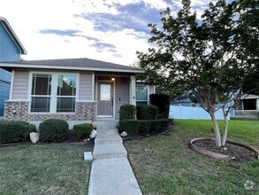 Building Photo - 807 Alamo Plaza Dr