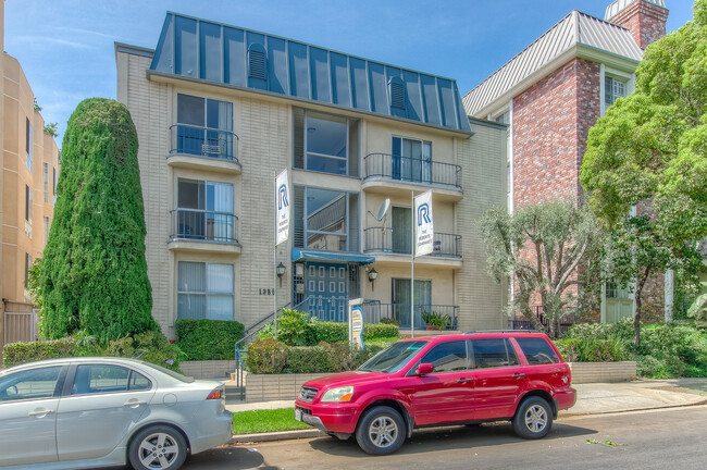 Building Photo - 1385 Kelton Ave