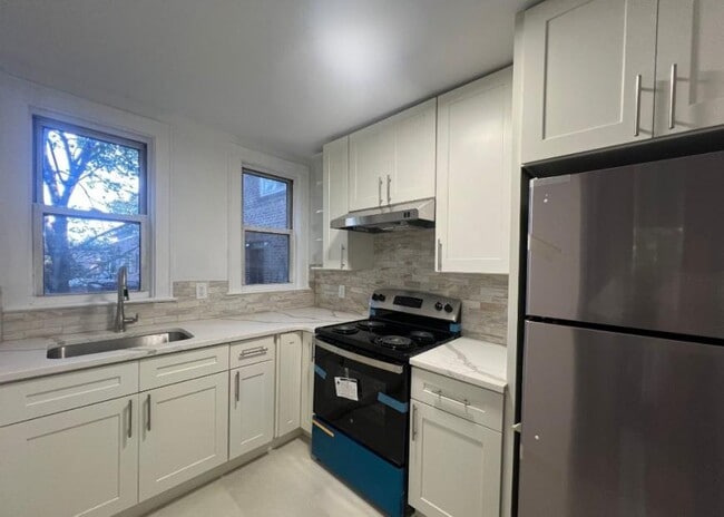 Photo - 1 bedroom in SUNNYSIDE NY 11104 House