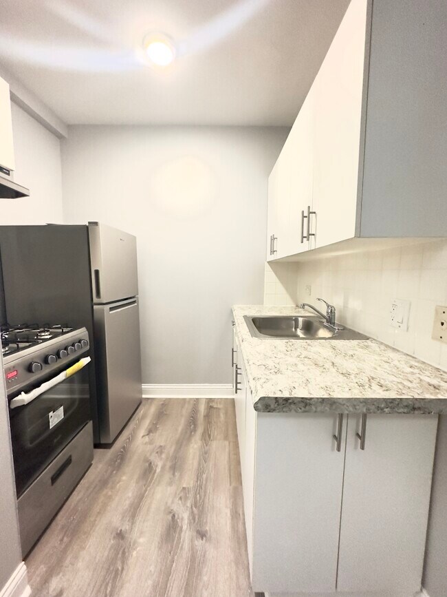 Foto del edificio - 4241 N Kenmore Ave