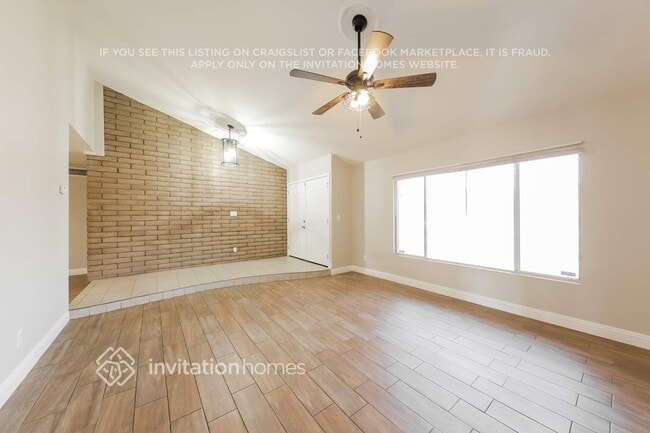 Building Photo - 4613 W Augusta Ave