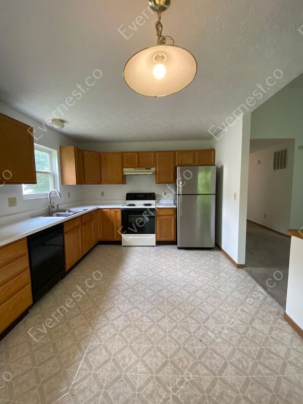 Primary Photo - 865 Crevis Ln