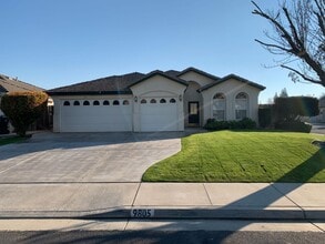 Building Photo - 9805 Paper Moon Way