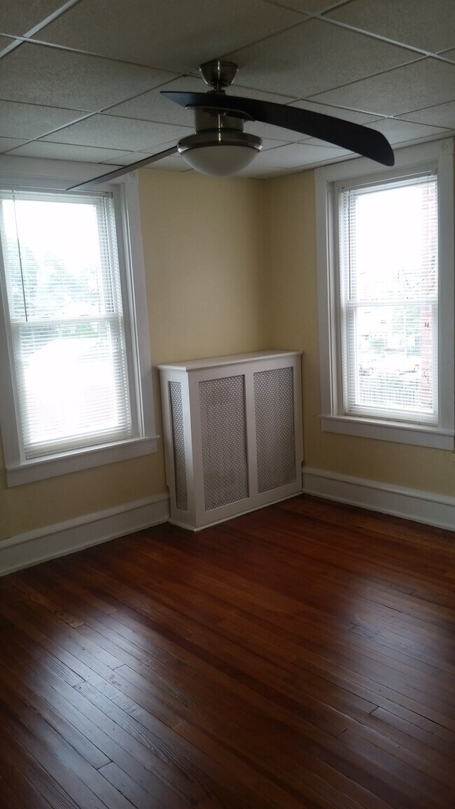 Building Photo - 314 S Sterley St