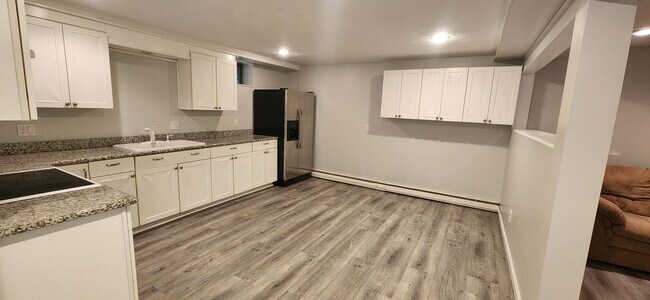 Foto del edificio - 2 Bedroom in-law with all utilities included