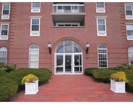 Building Photo - 160 Commandants Way
