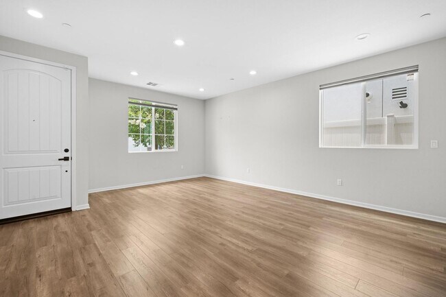 Foto del edificio - Modern Luxury 4-Bedroom 3-Bathroom Home wi...