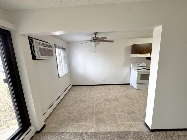1 Bd- Dinning Area - Fairway Woods Apartments