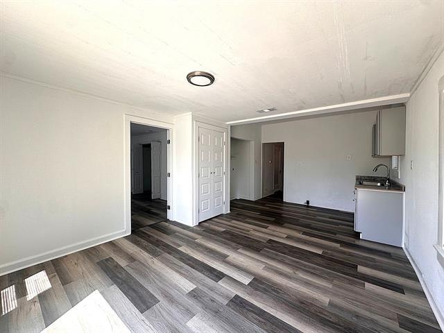 Building Photo - 2108 Ave D