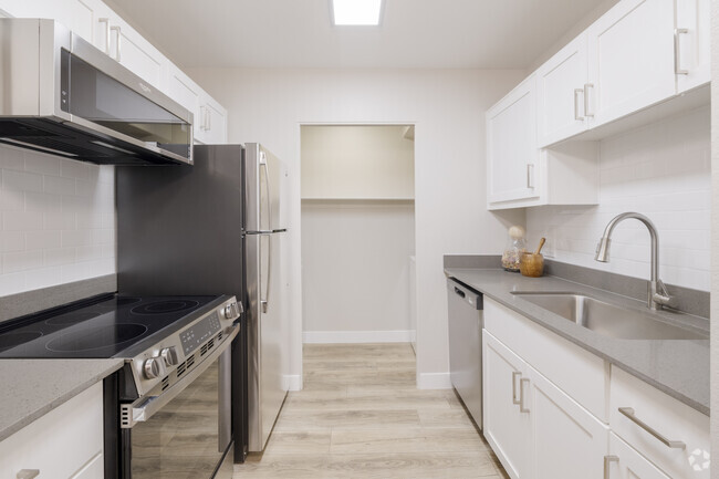 Interior Photo - Cobblestone