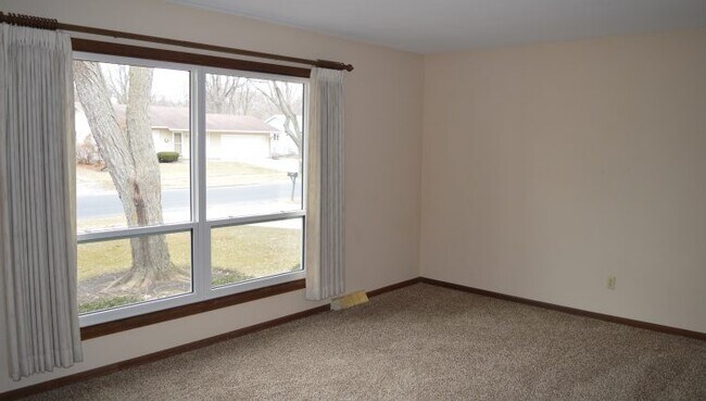 Foto del edificio - 1617 Grafton Rd