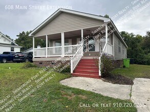 Building Photo - 608 Main St Ext